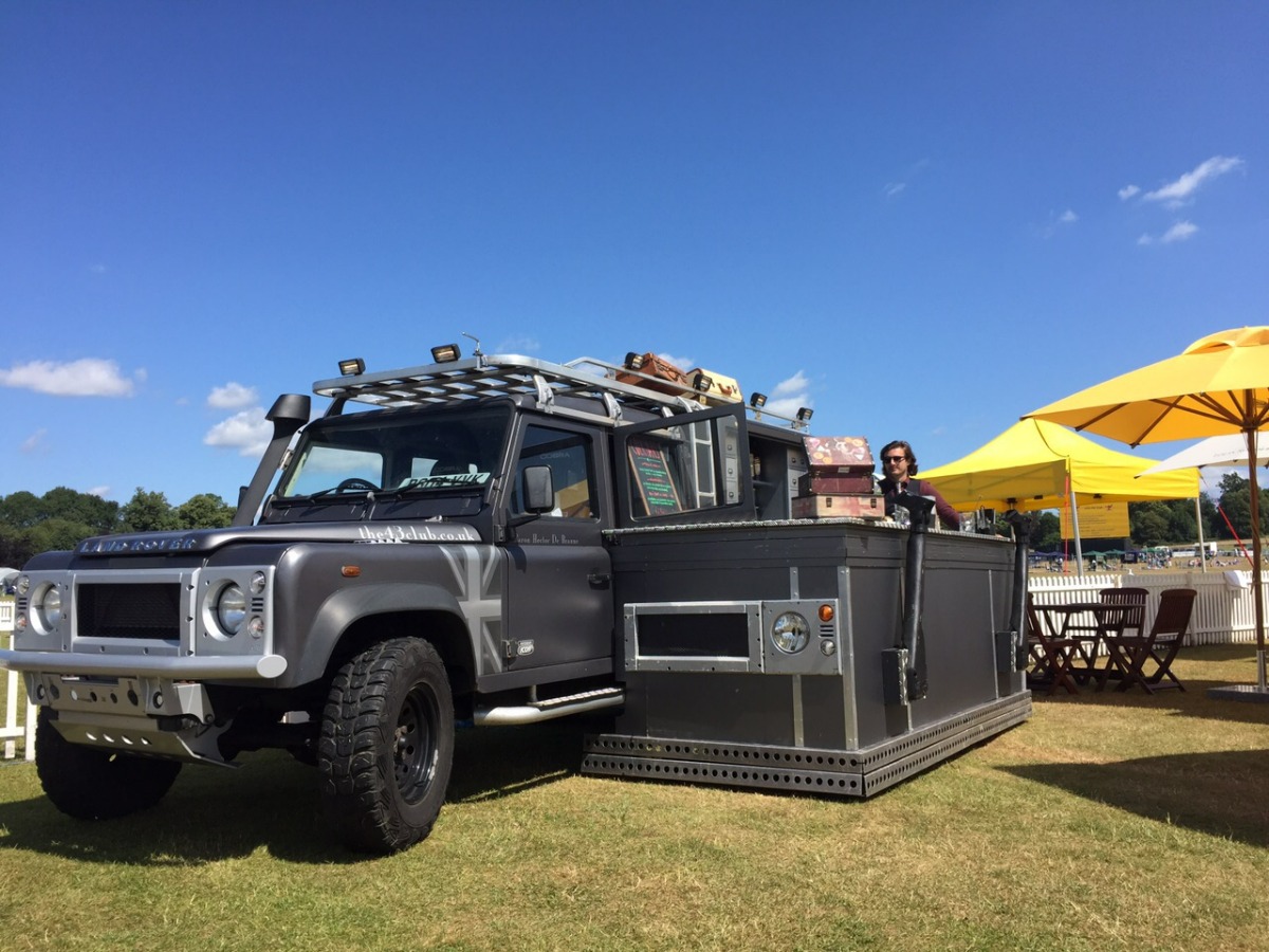 2004 Land Rover Defender Image 4